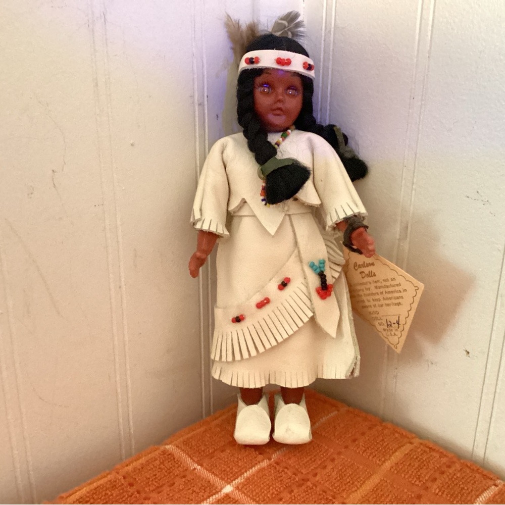 Vintage American Indian Doll w/Baby NWT Carlson Dolls 7 1/2” Tall.